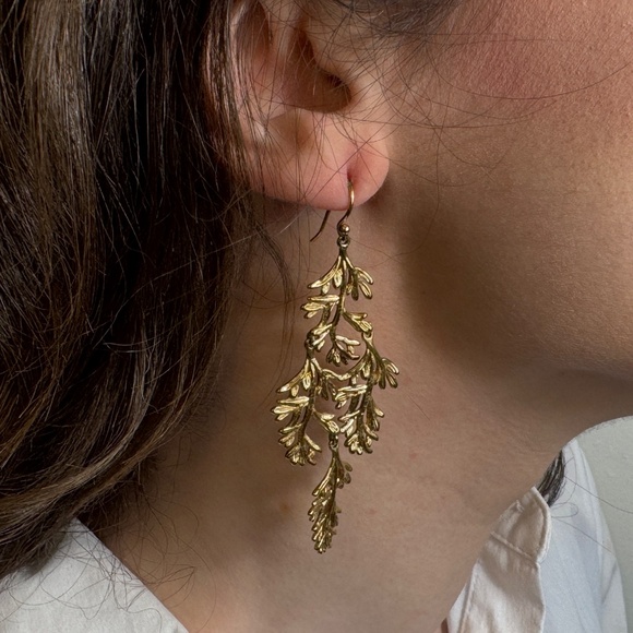 Stella & Dot Gold Chandelier Earrings - Picture 3 of 3